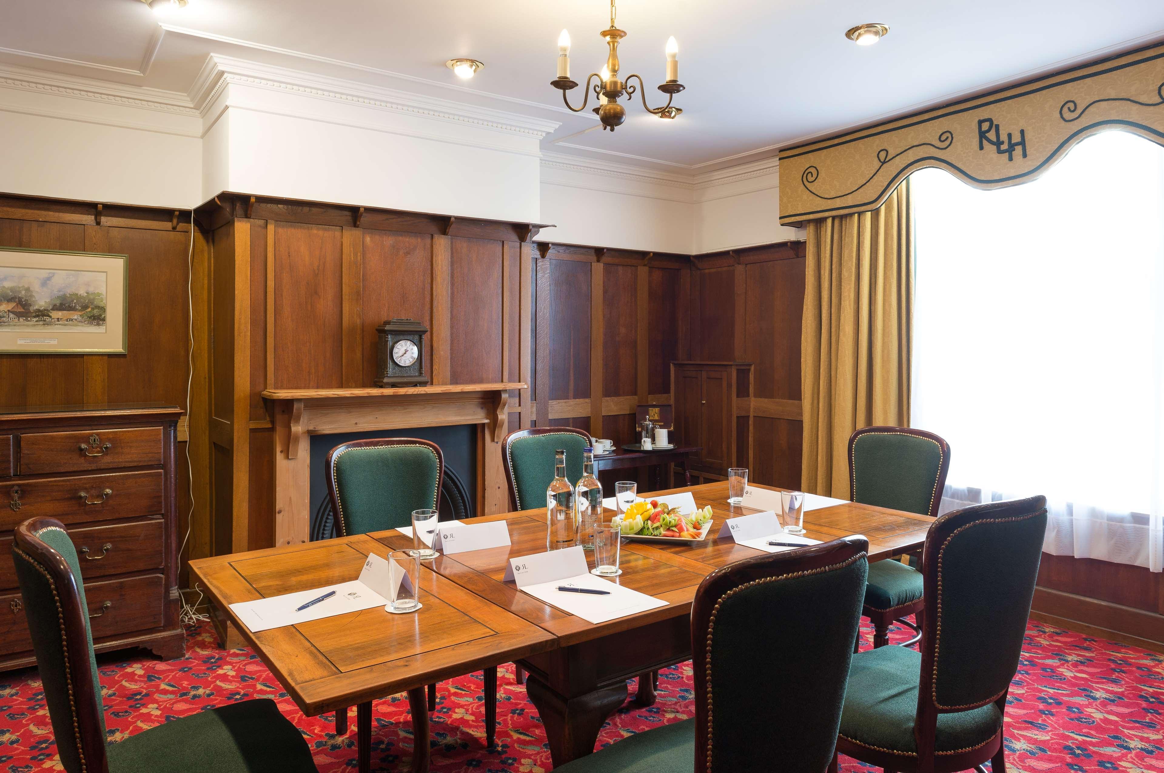 Western Red Lion 4* Salisbury