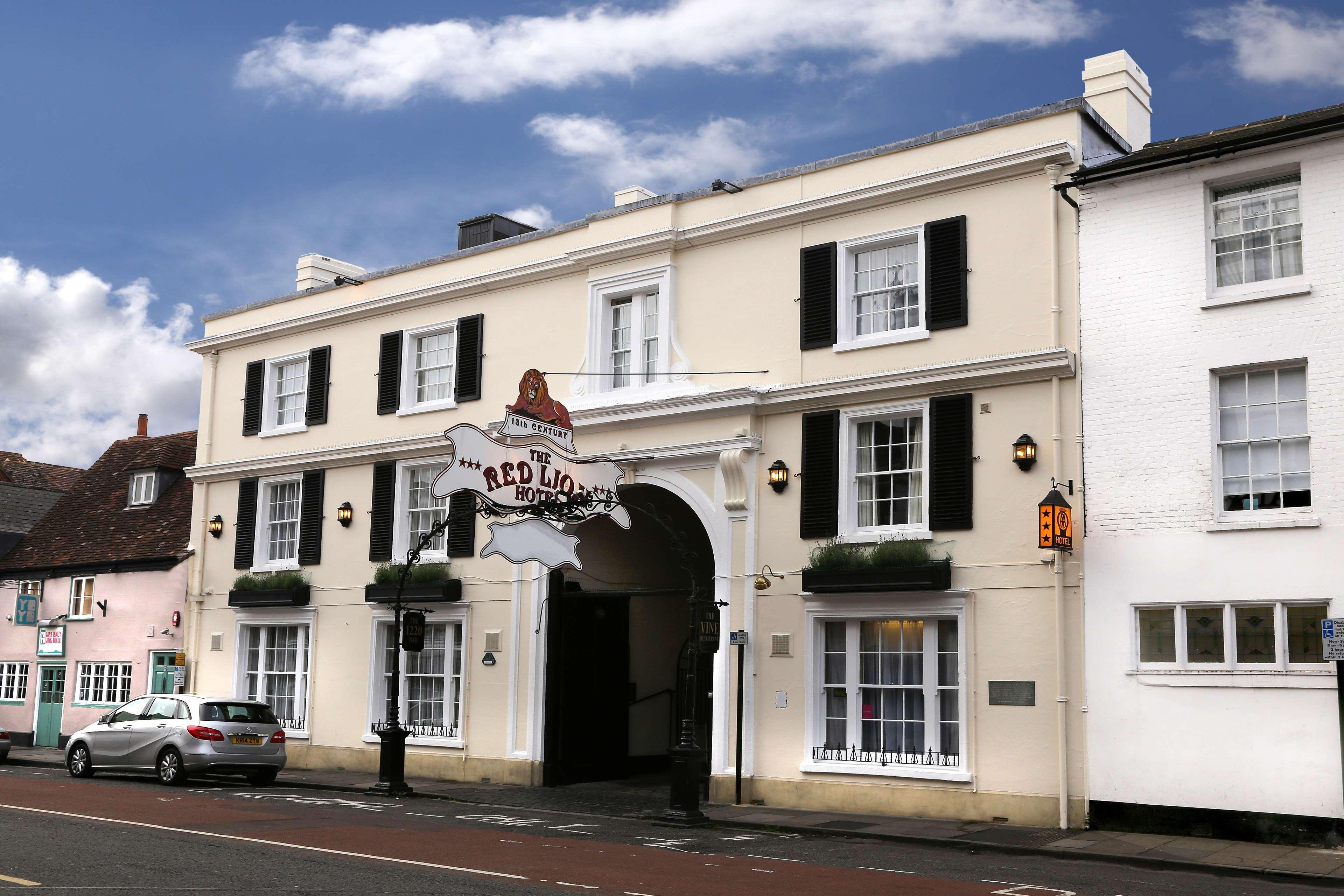 Western Red Lion 4*