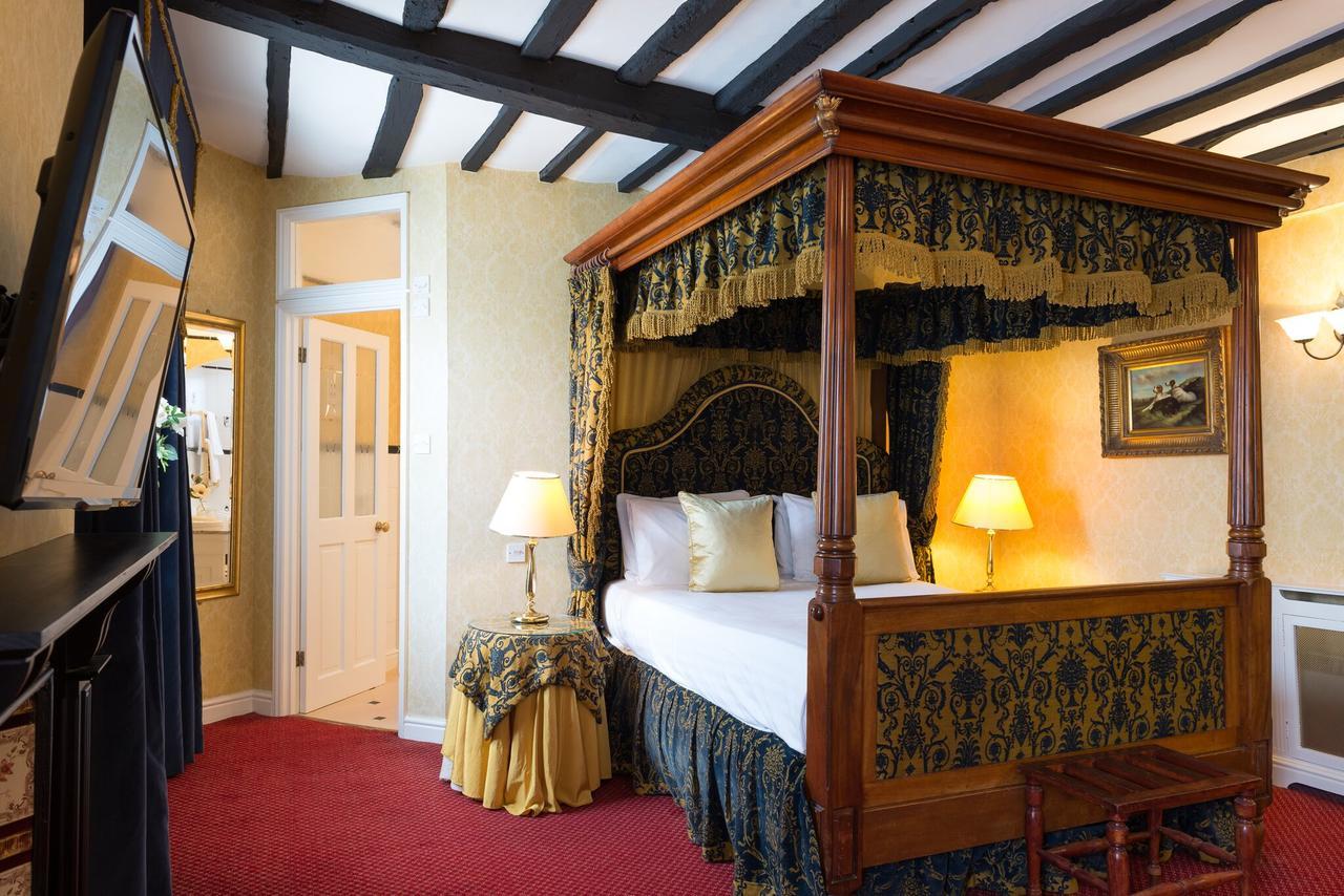 Western Red Lion 4* Salisbury