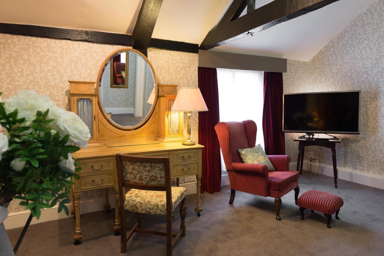 Western Red Lion 4* Salisbury