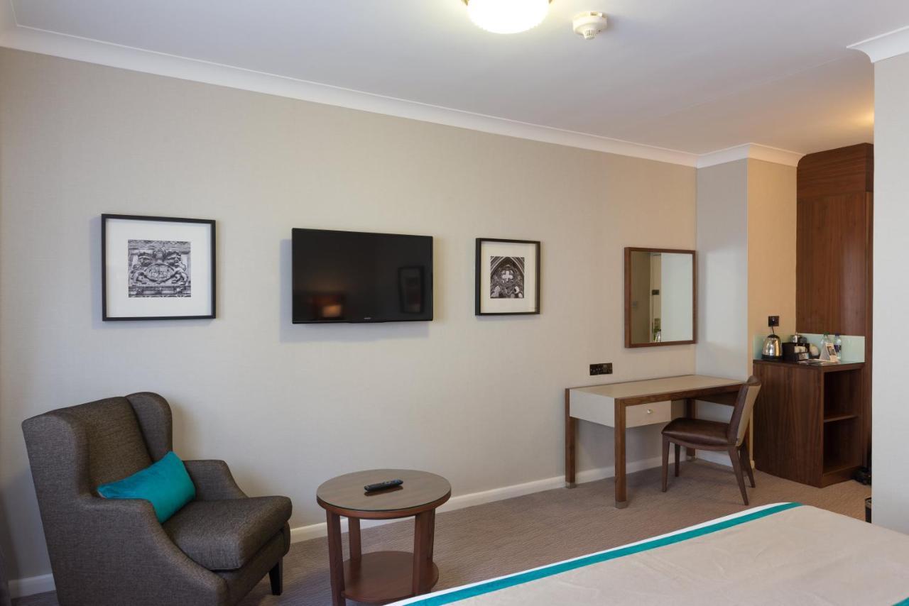 Western Red Lion 4* Salisbury